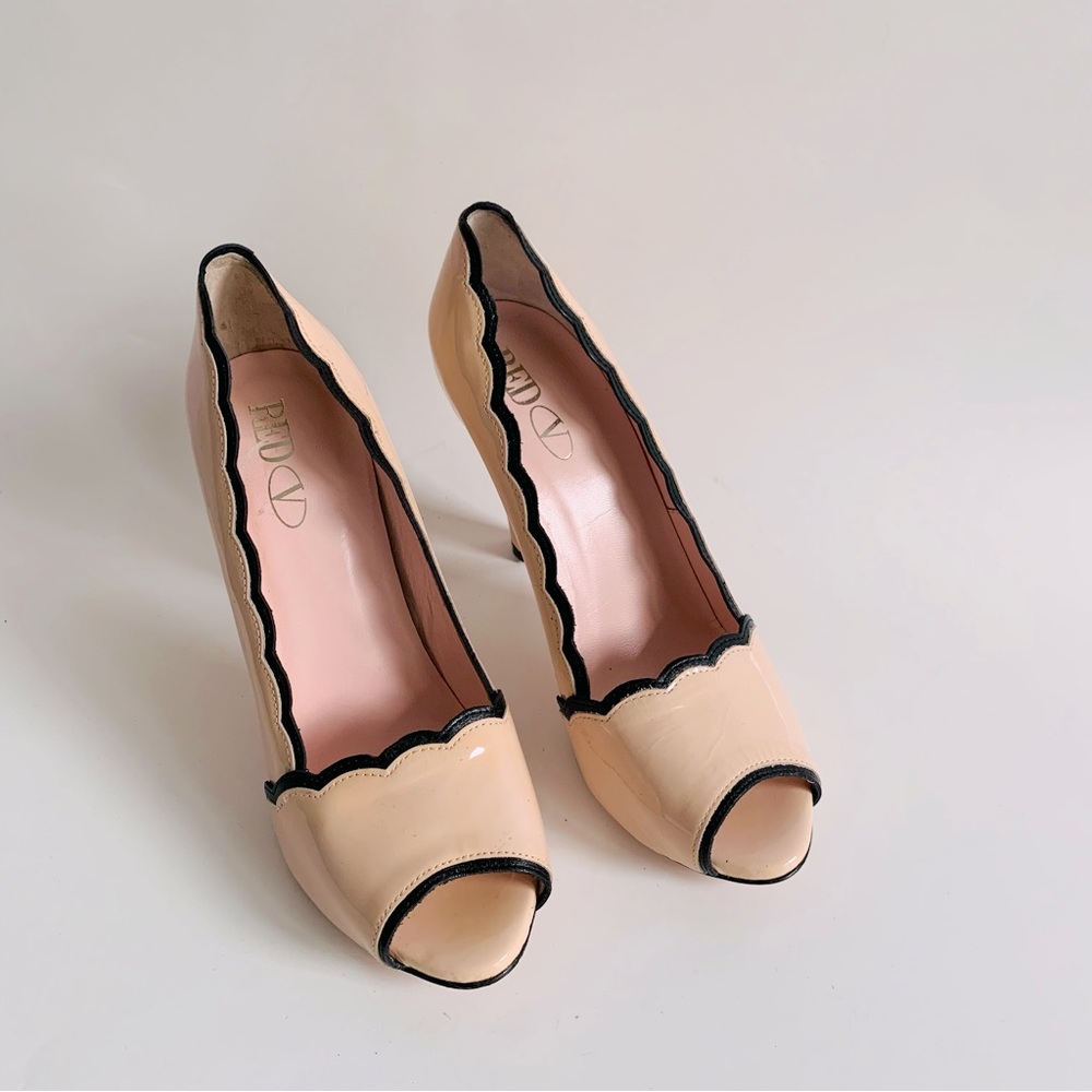Red Valentino Scalloped Trim Patent leather peep toe pumps pale pink and black - Picture 11 of 14